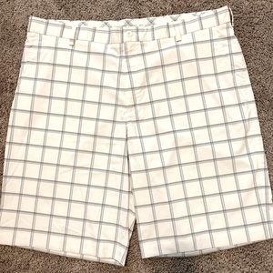 Mens Nike Golf shorts, Size 40
